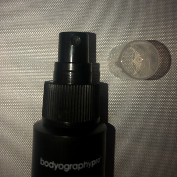 BodyographyPro Makeup Brush Cleanser - Picture 3 of 6